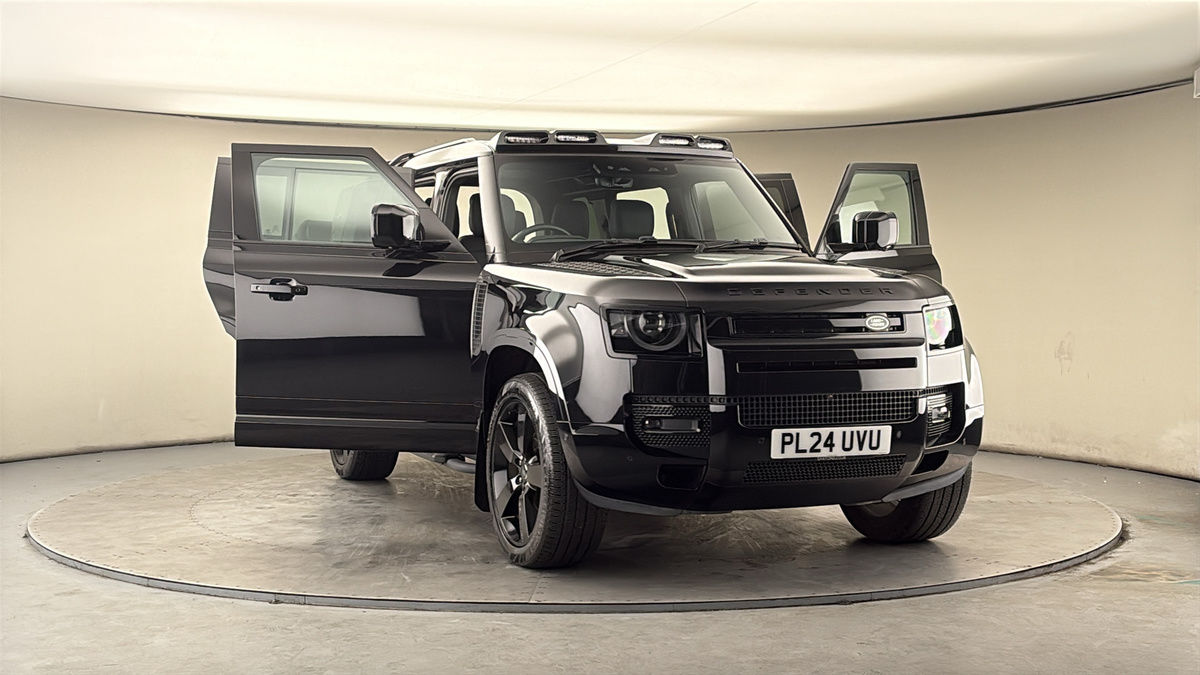 More views of Land Rover Defender 110