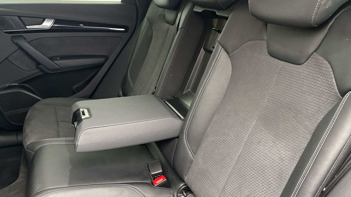 Audi Q5 Image 9