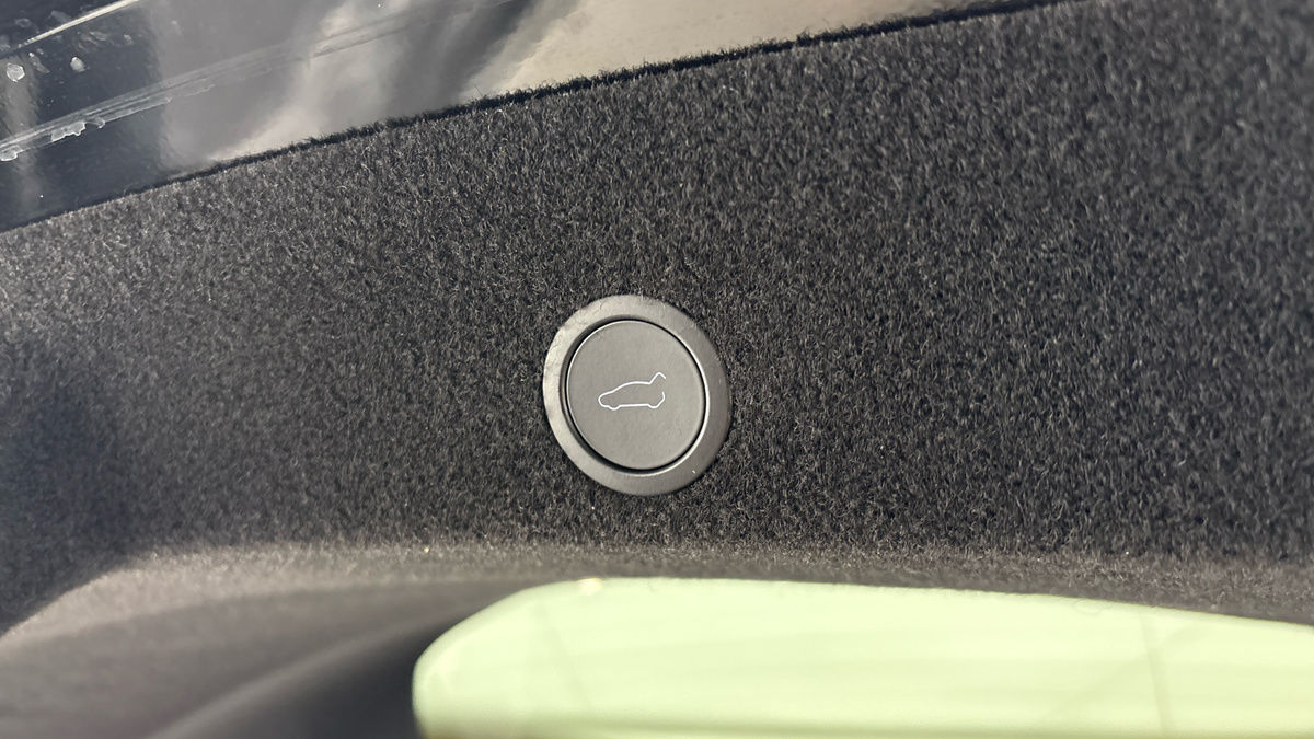 Tesla Model Y Image 42
