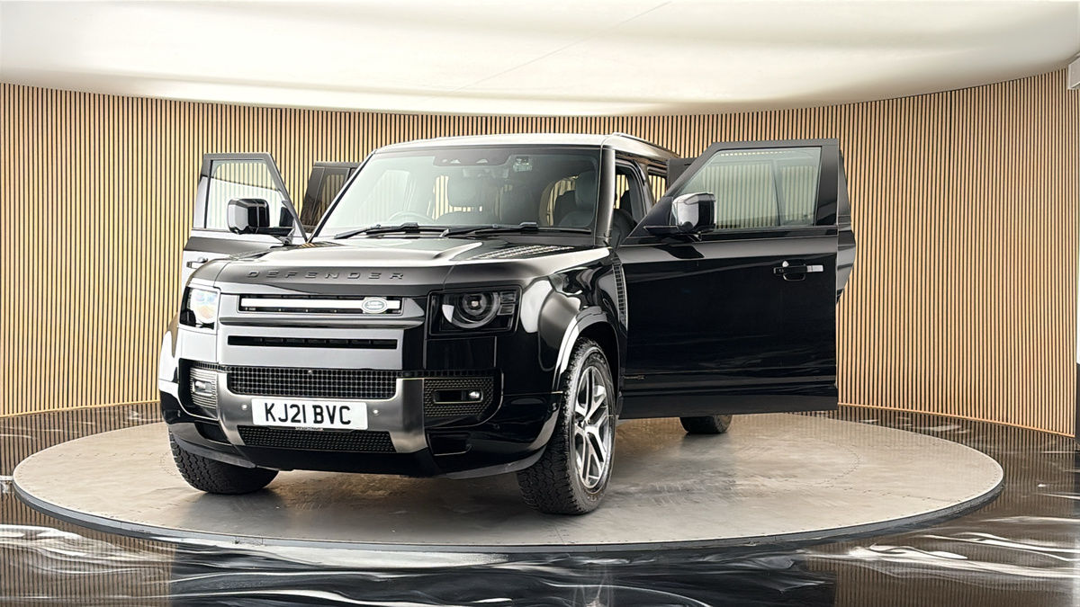 More views of Land Rover Defender 110