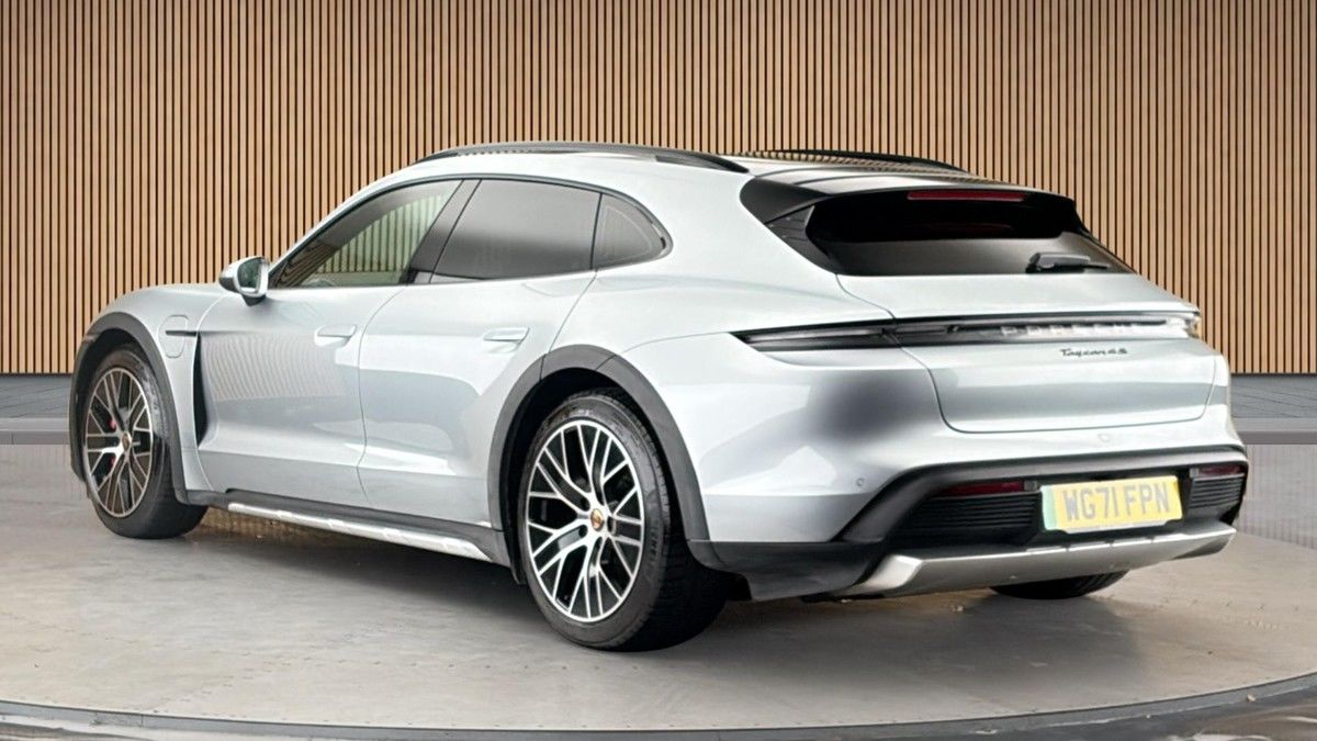 Porsche Taycan Image 2