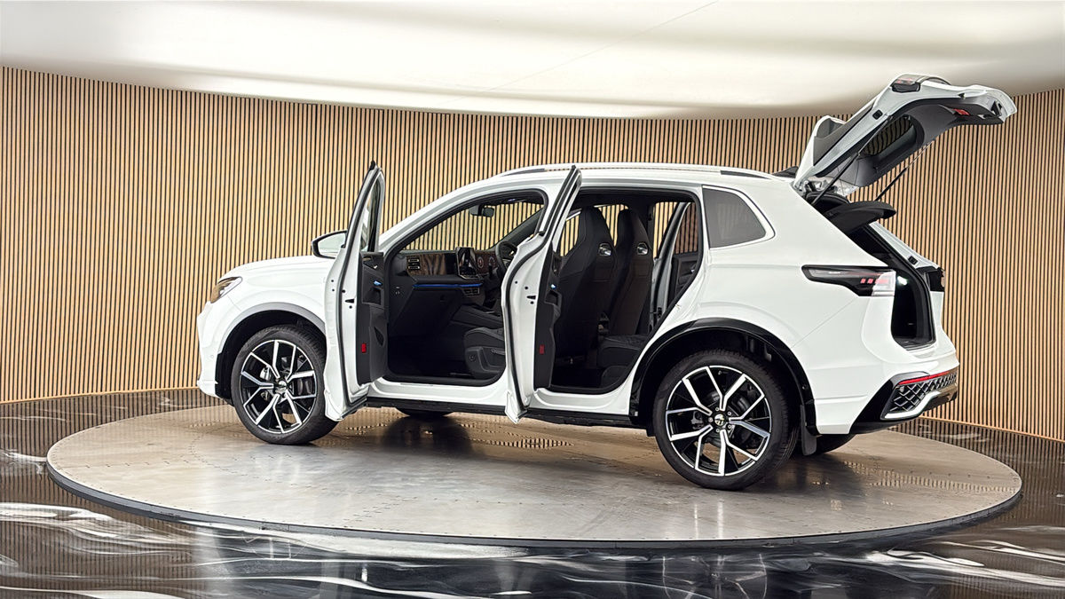 More views of Volkswagen Tiguan