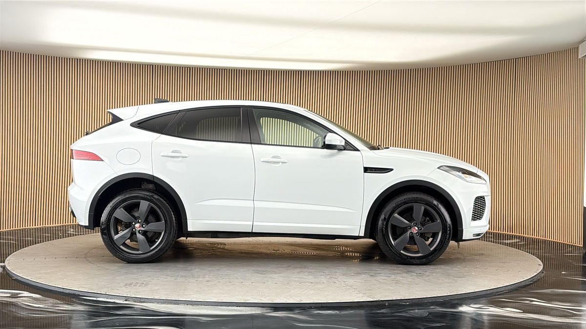 Jaguar E-PACE Image 16