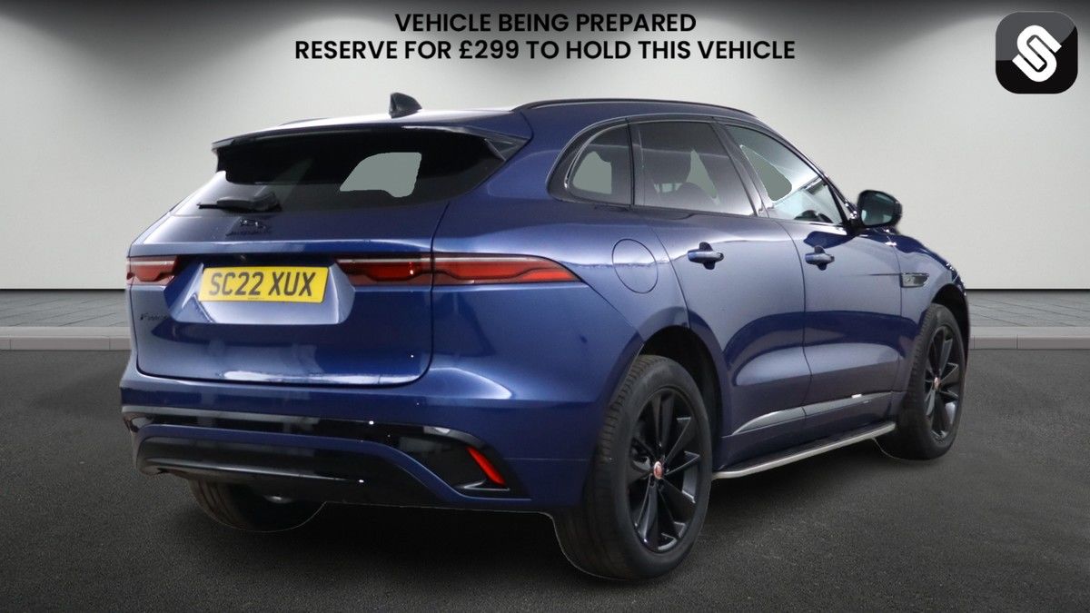 Jaguar F-PACE Image 4