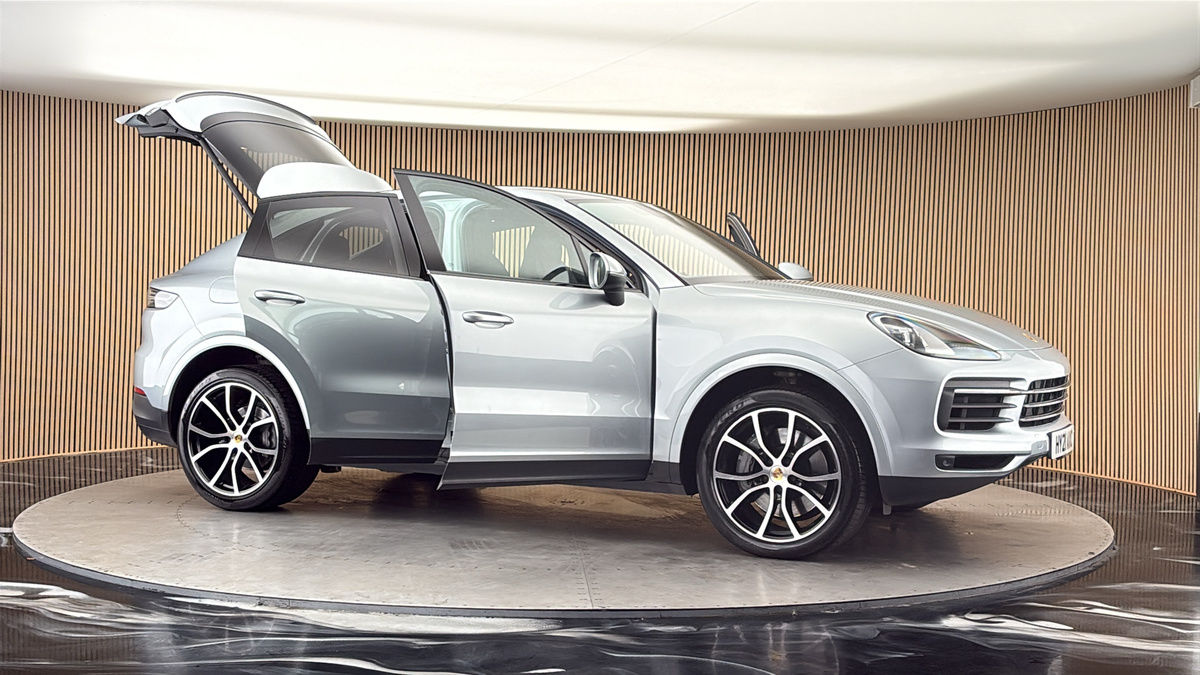 More views of Porsche Cayenne