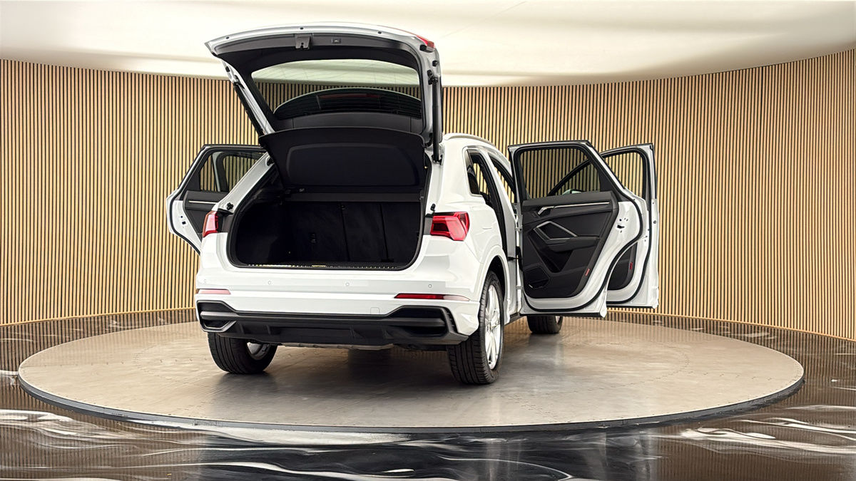 More views of Audi Q3