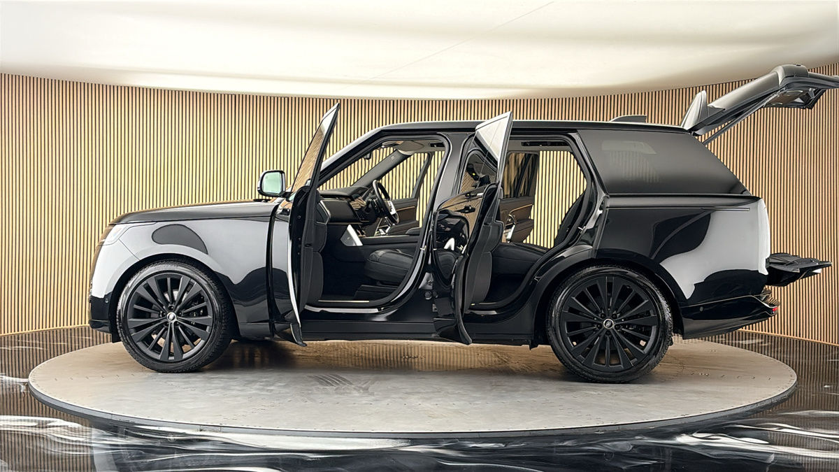 More views of Land Rover Range Rover