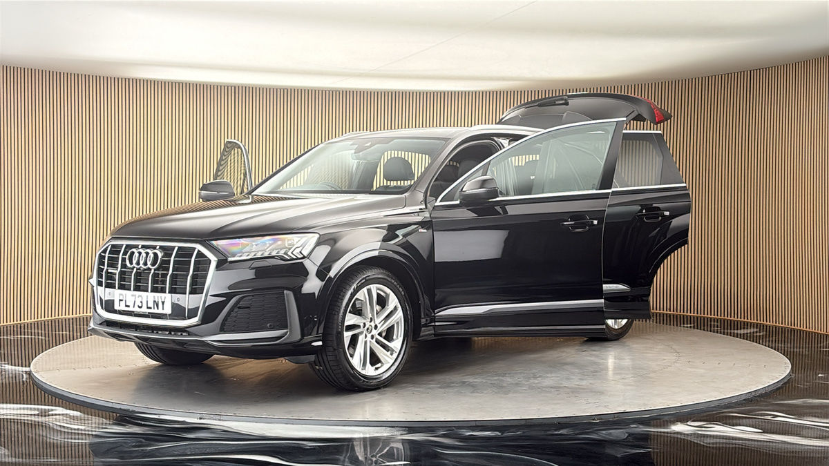 More views of Audi Q7