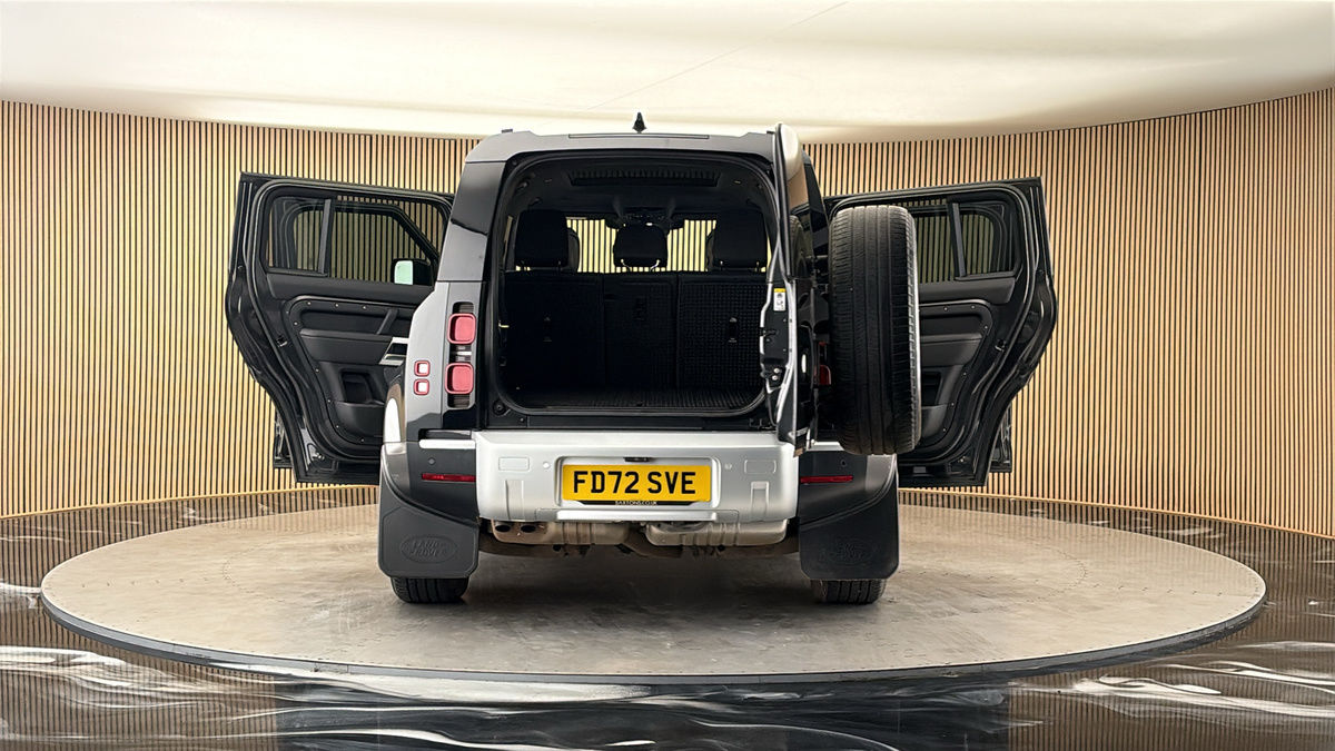 More views of Land Rover Defender 110