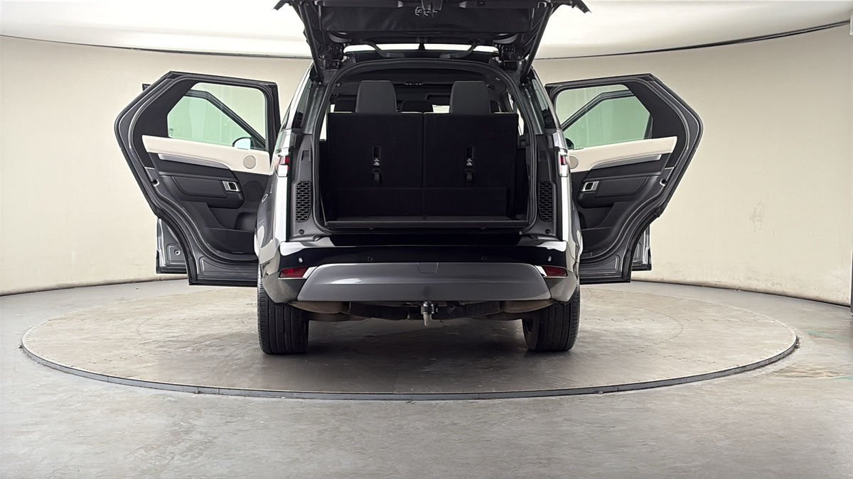 More views of Land Rover Discovery