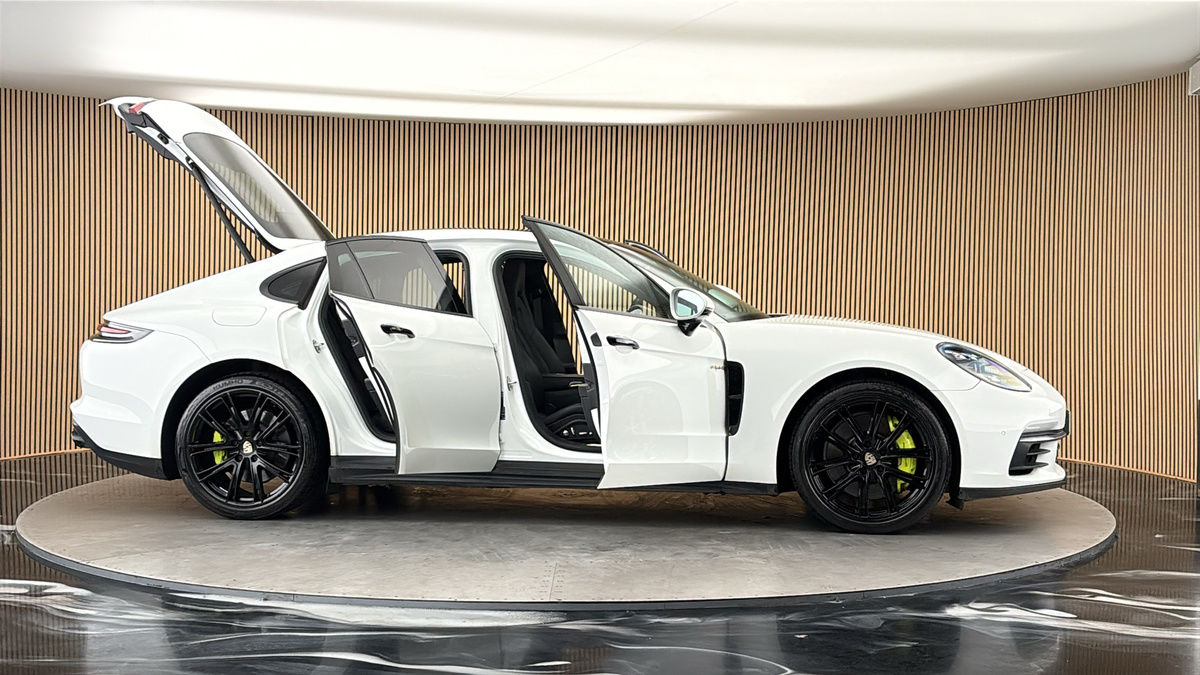 More views of Porsche Panamera