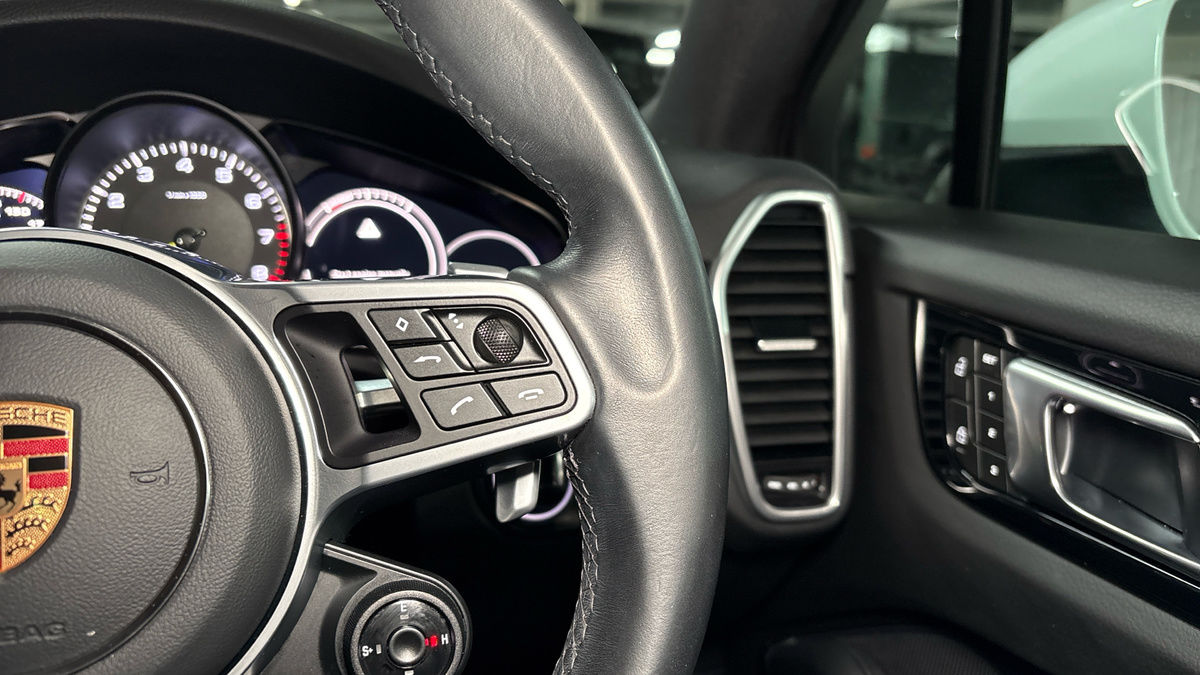 Porsche Cayenne Image 14