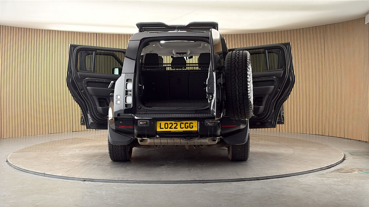 More views of Land Rover Defender 110