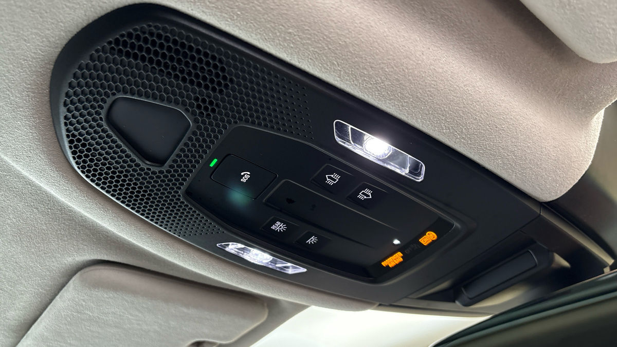 Porsche Cayenne Image 32