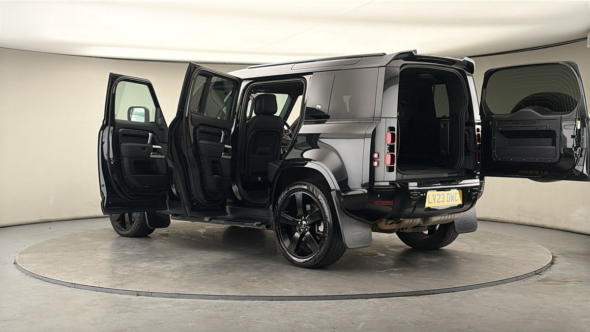 More views of Land Rover Defender 110