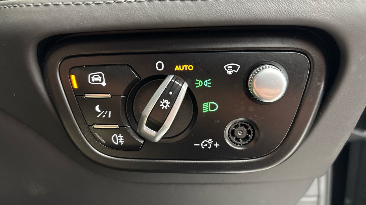 Bentley Bentayga Image 32