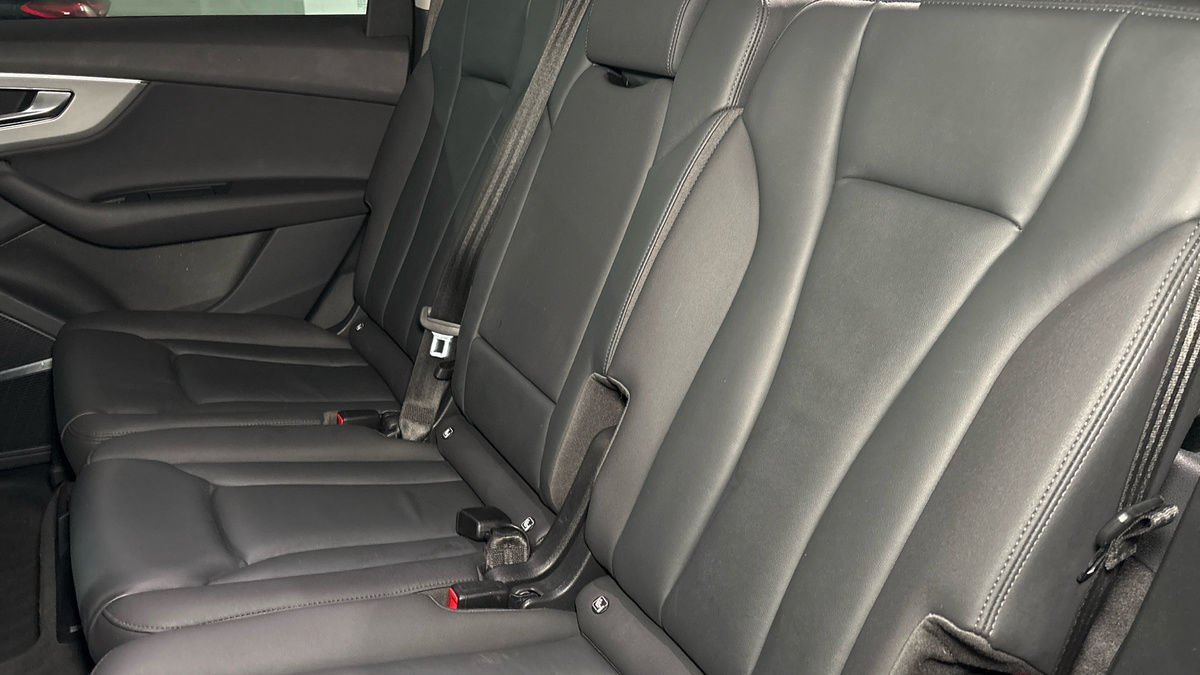 Audi Q7 Image 8