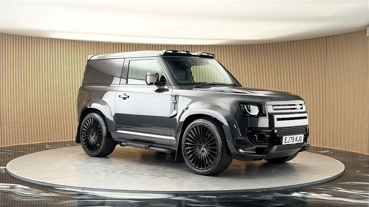 More views of Land Rover Defender 90