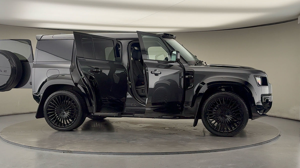 More views of Land Rover Defender 110