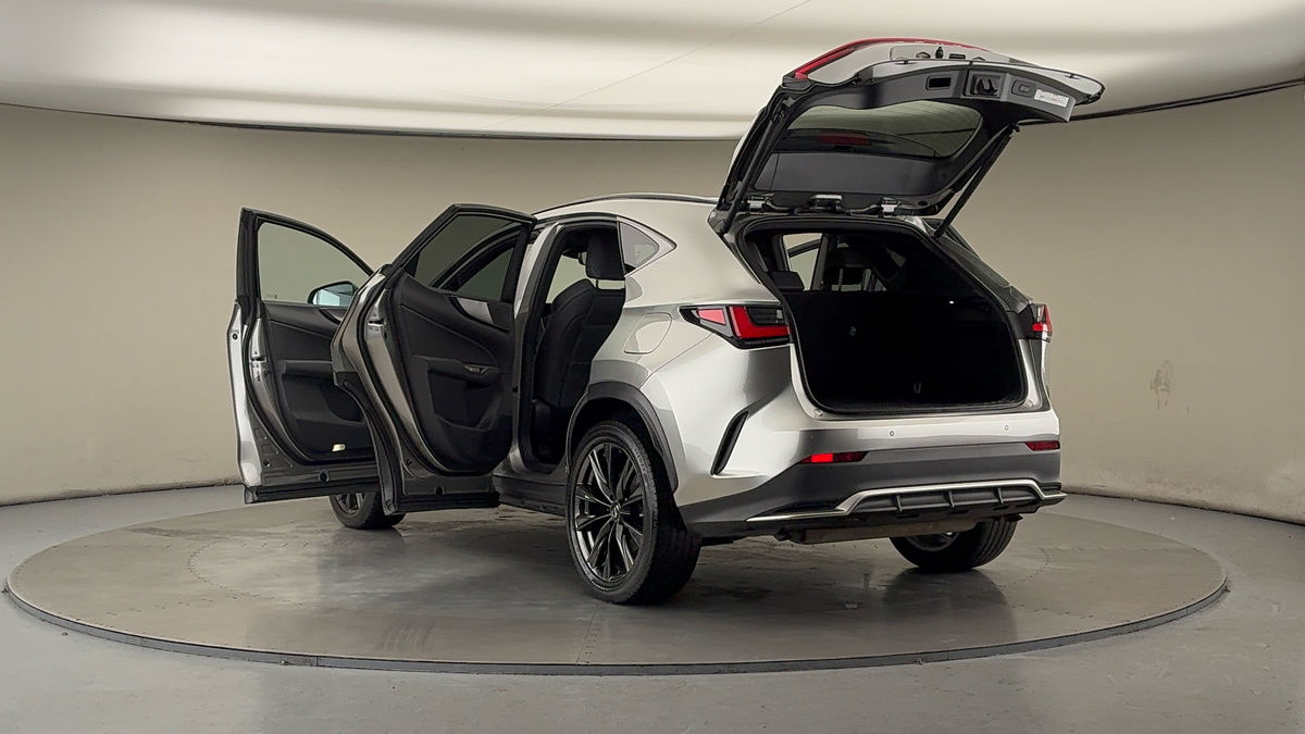 Lexus NX Image 23