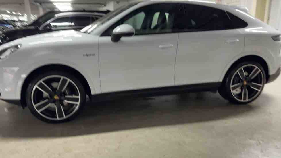More views of Porsche Cayenne