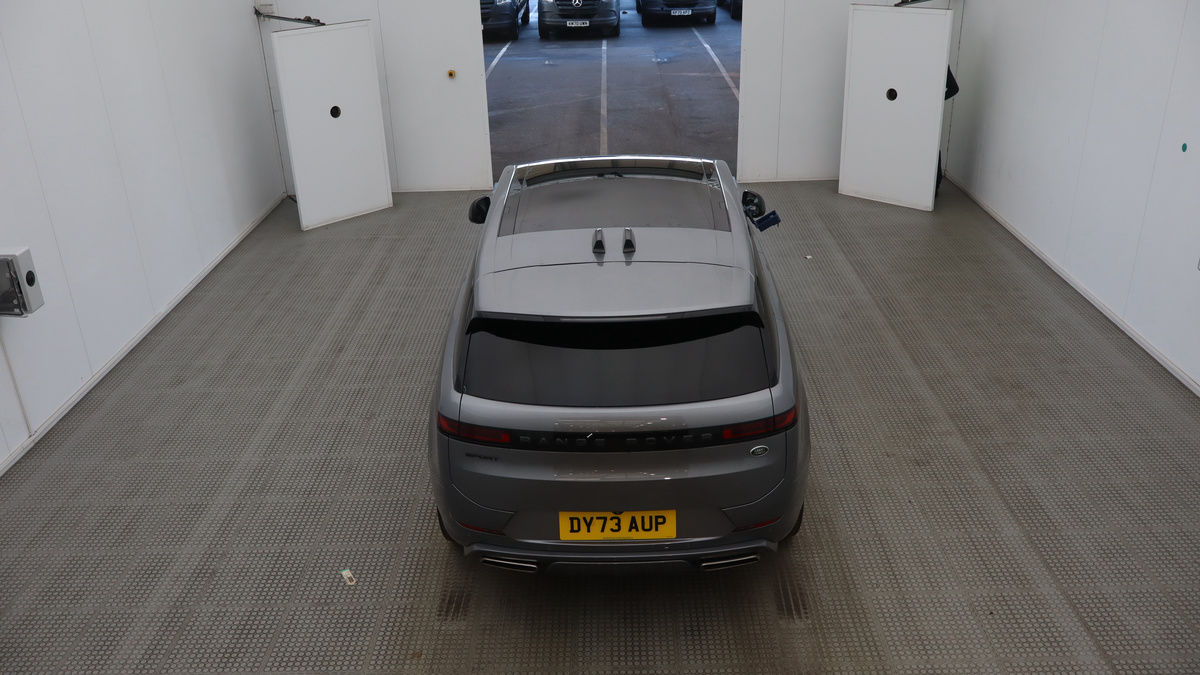 Land Rover Range Rover Sport Image 8