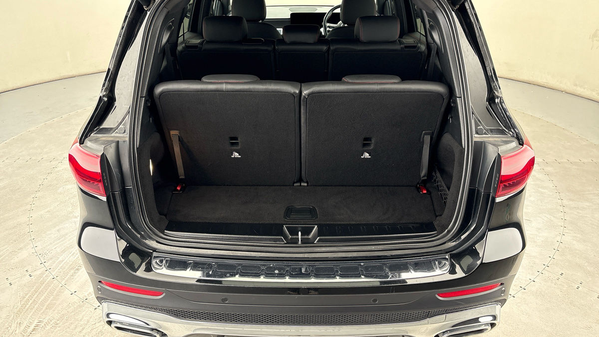 Mercedes-Benz GLB Image 11