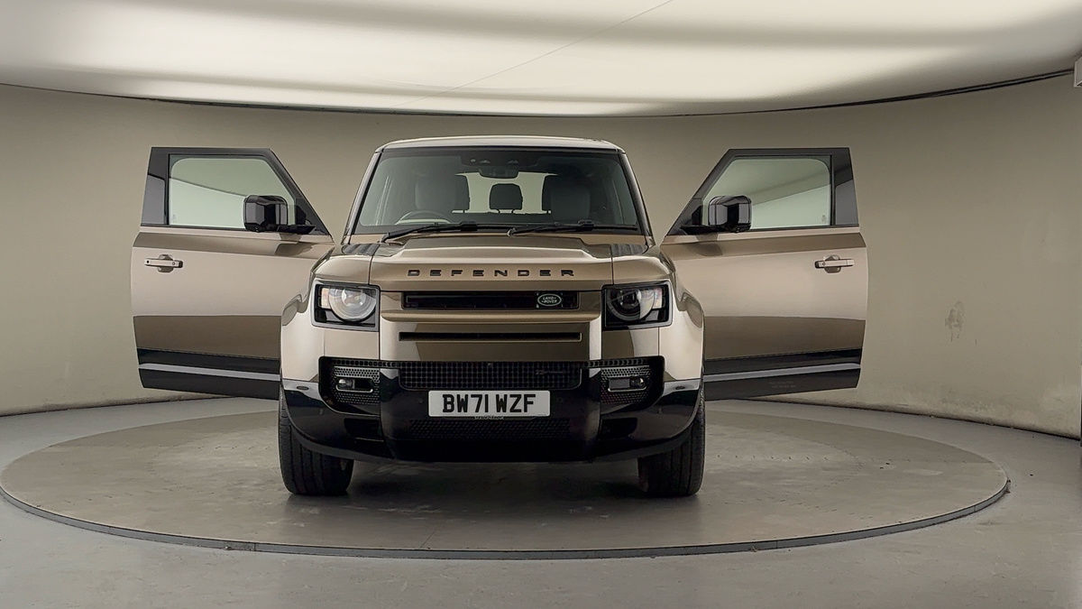 More views of Land Rover Defender 90