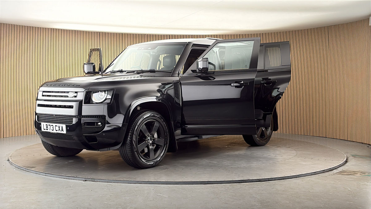 More views of Land Rover Defender 110
