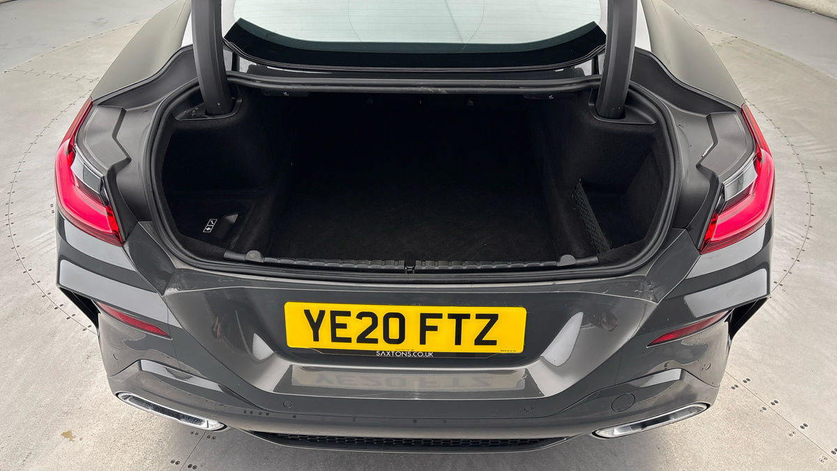 BMW 8 Series Image 11