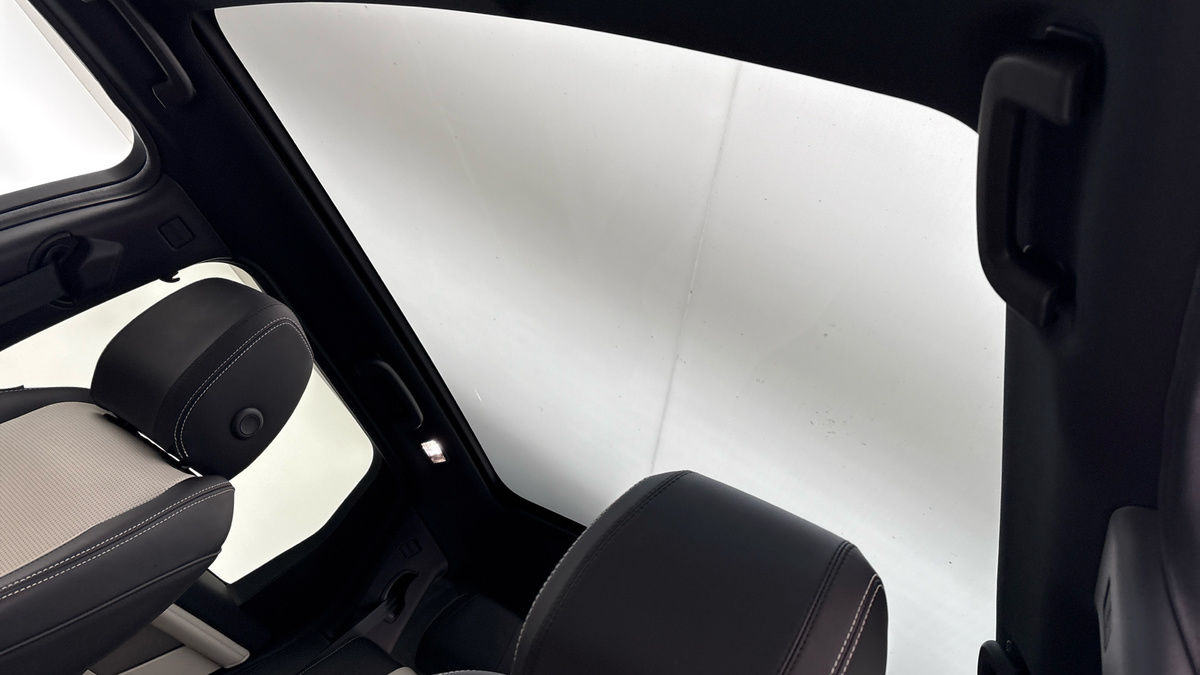 Land Rover Discovery Sport Image 6