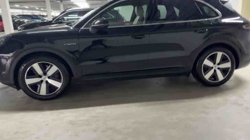 More views of Porsche Cayenne