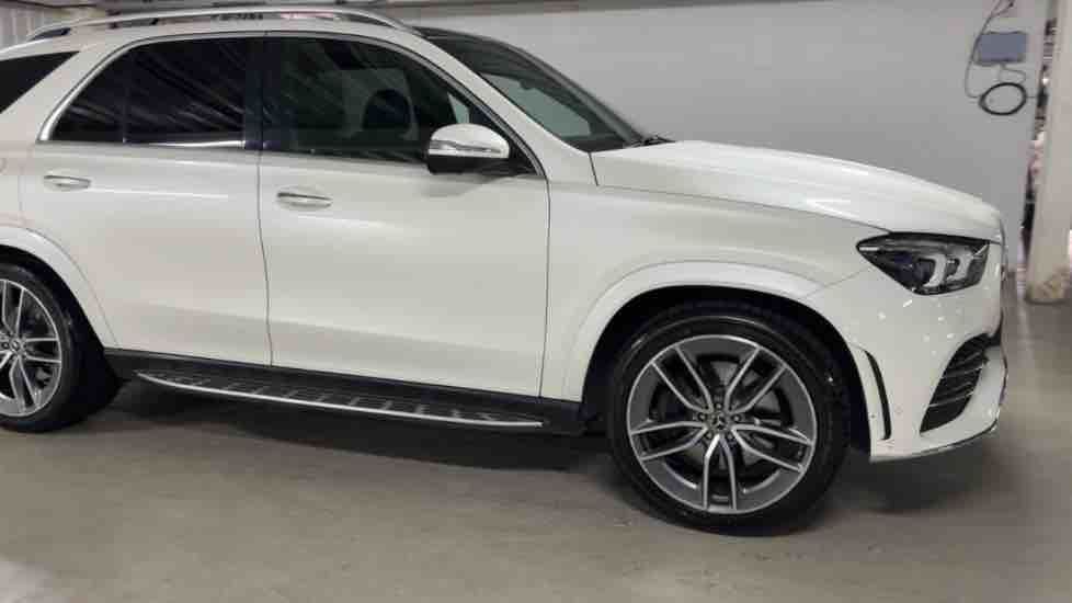 More views of Mercedes-Benz GLE