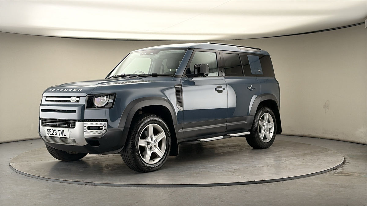 Land Rover Defender 110 Image 20
