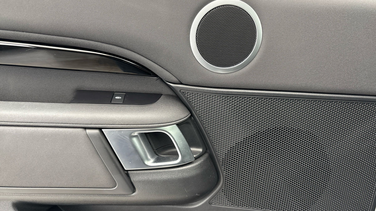 Land Rover Discovery Image 19