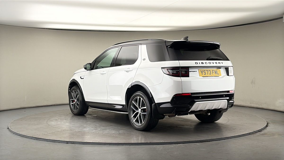 Land Rover Discovery Sport Image 2
