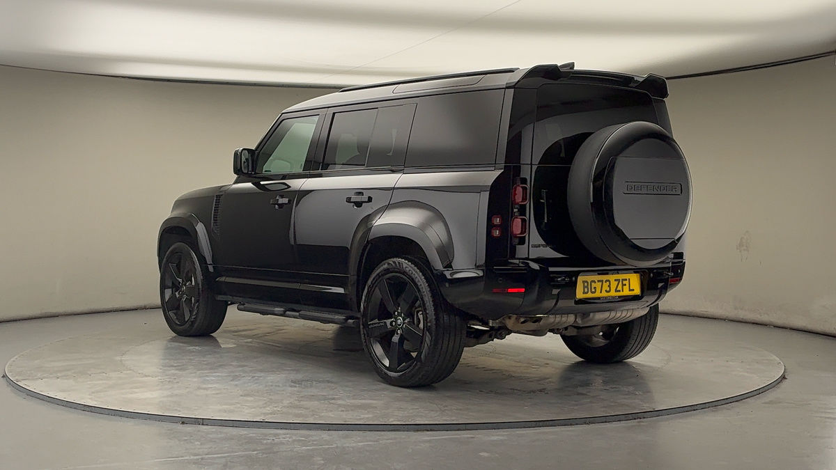 Land Rover Defender 110 Image 2