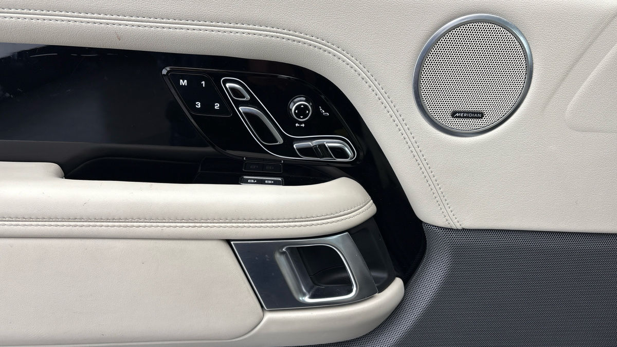 Land Rover Range Rover Image 19