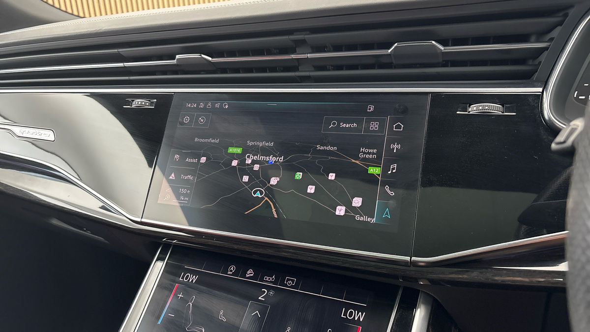 Audi SQ8 Image 17