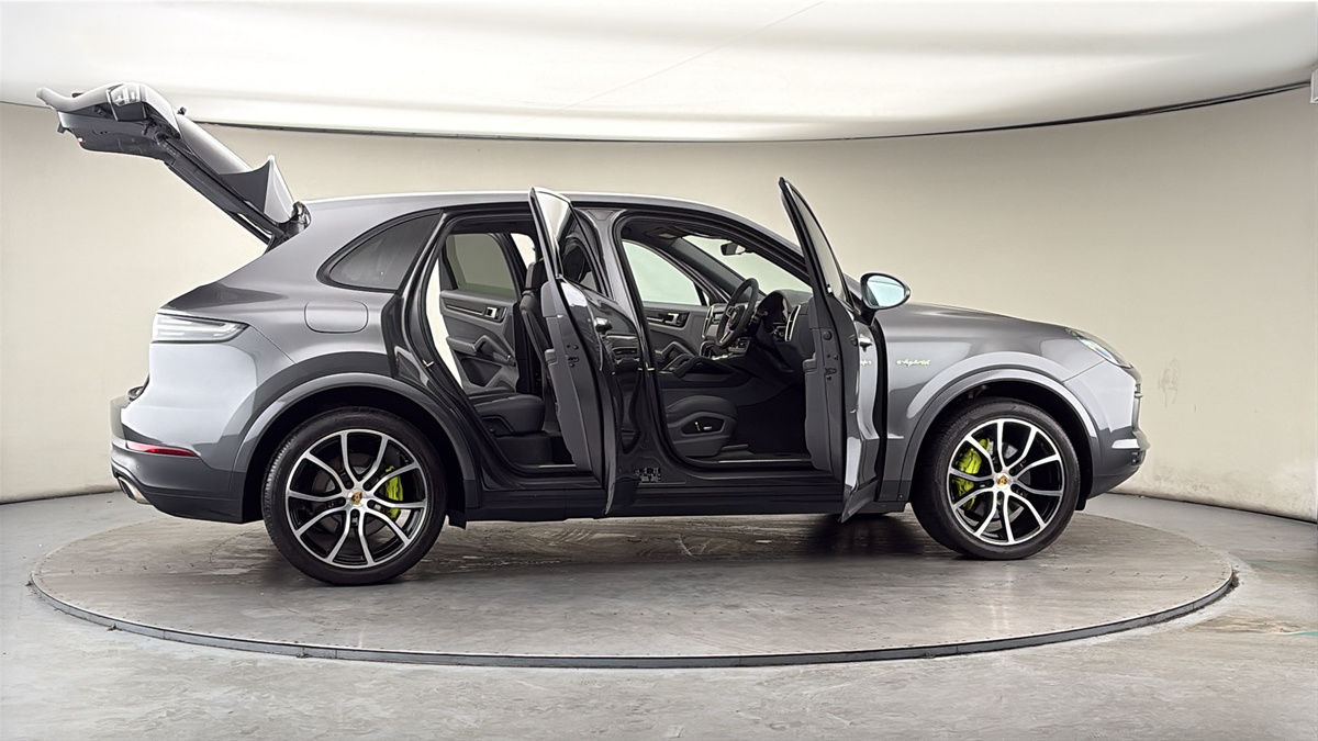 More views of Porsche Cayenne