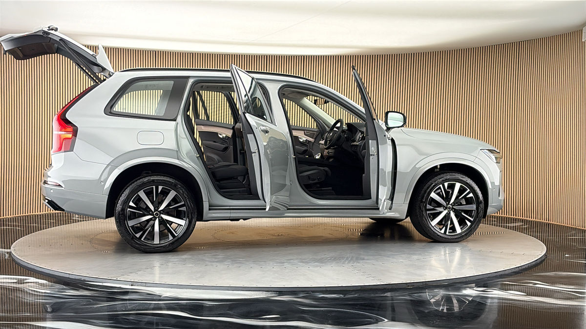 More views of Volvo XC90
