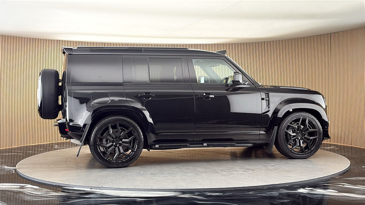 More views of Land Rover Defender 110