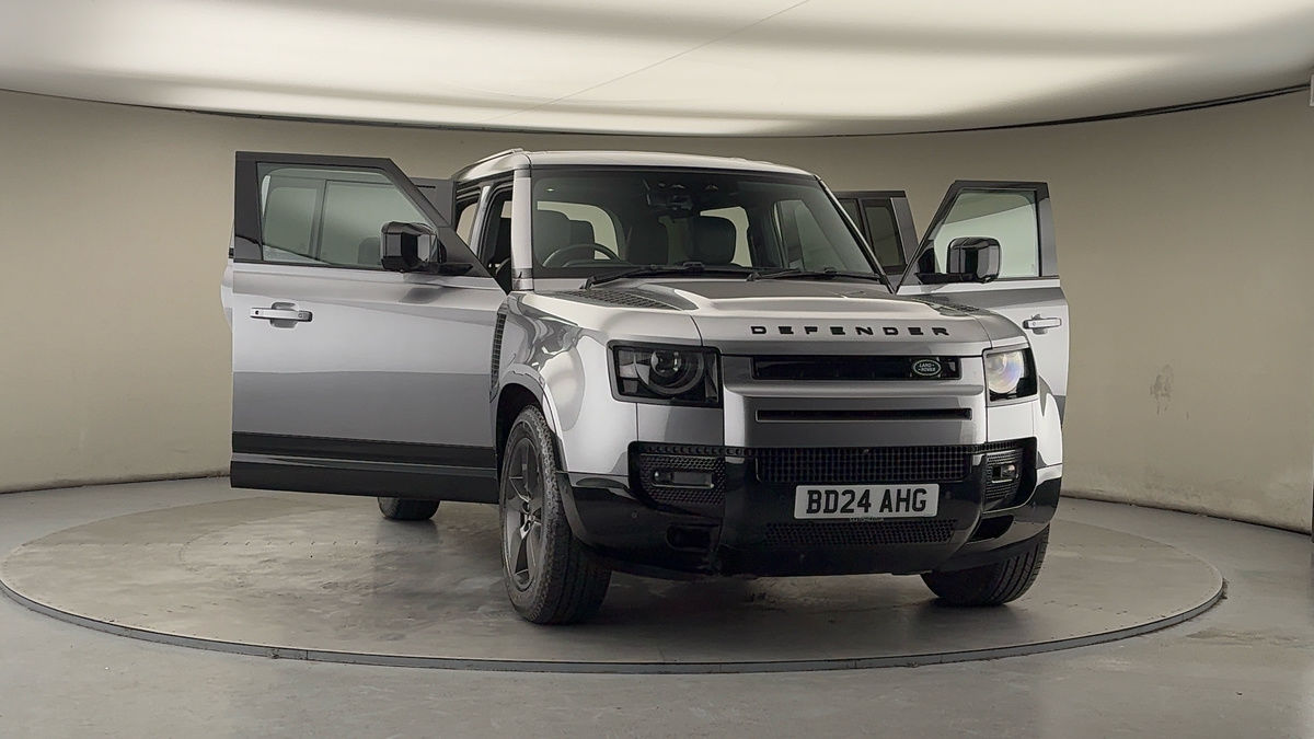 More views of Land Rover Defender 110