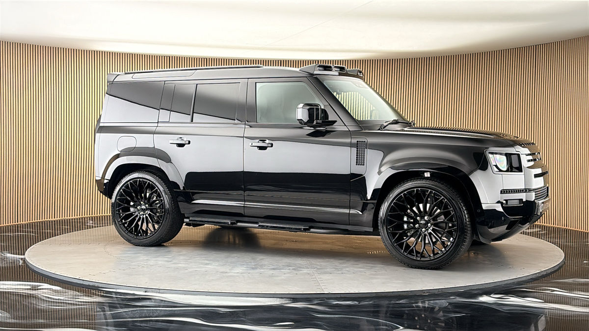 More views of Land Rover Defender 110