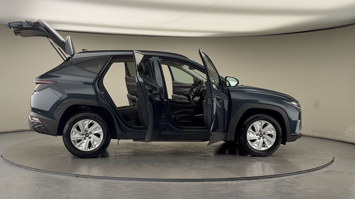 More views of Hyundai TUCSON