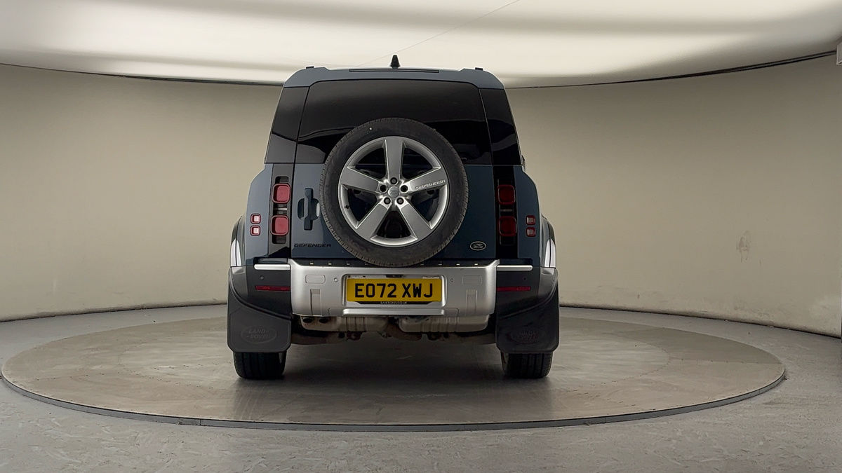 Land Rover Defender 110 Image 4