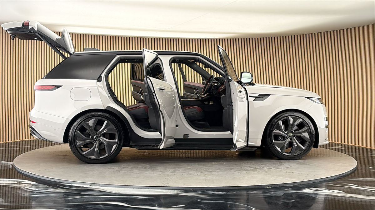 More views of Land Rover Range Rover Sport