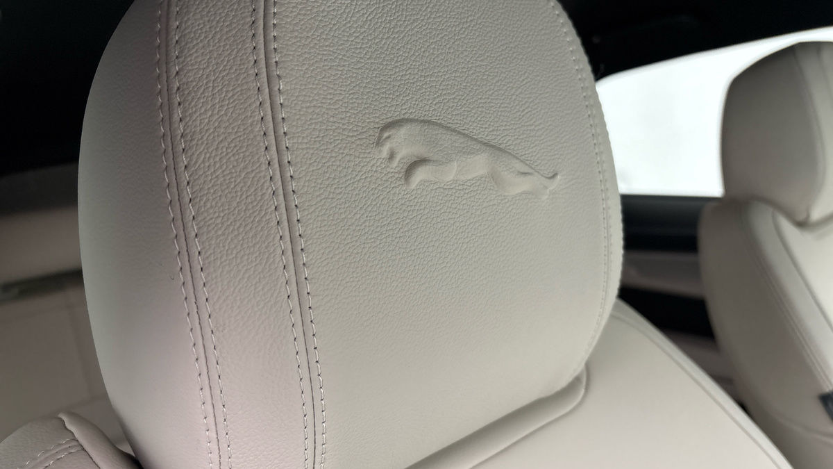 Jaguar F-PACE Image 25