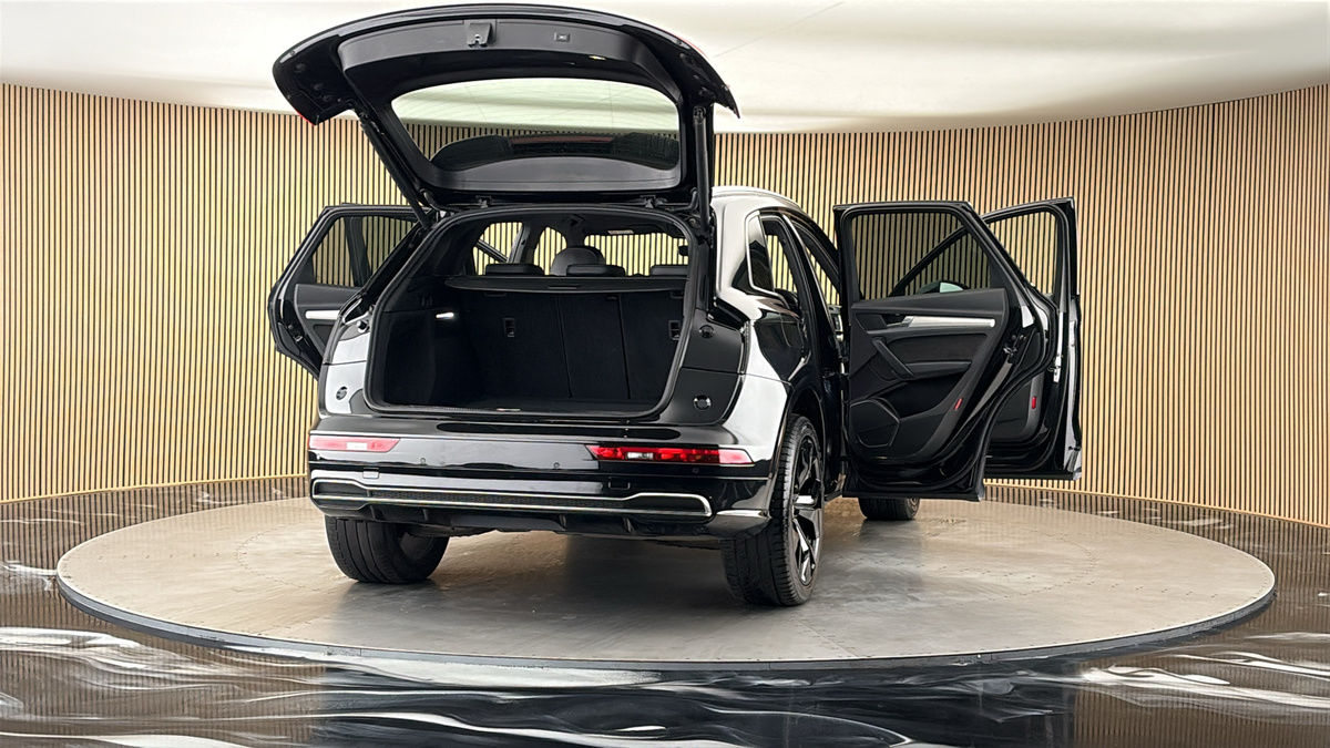 More views of Audi Q5