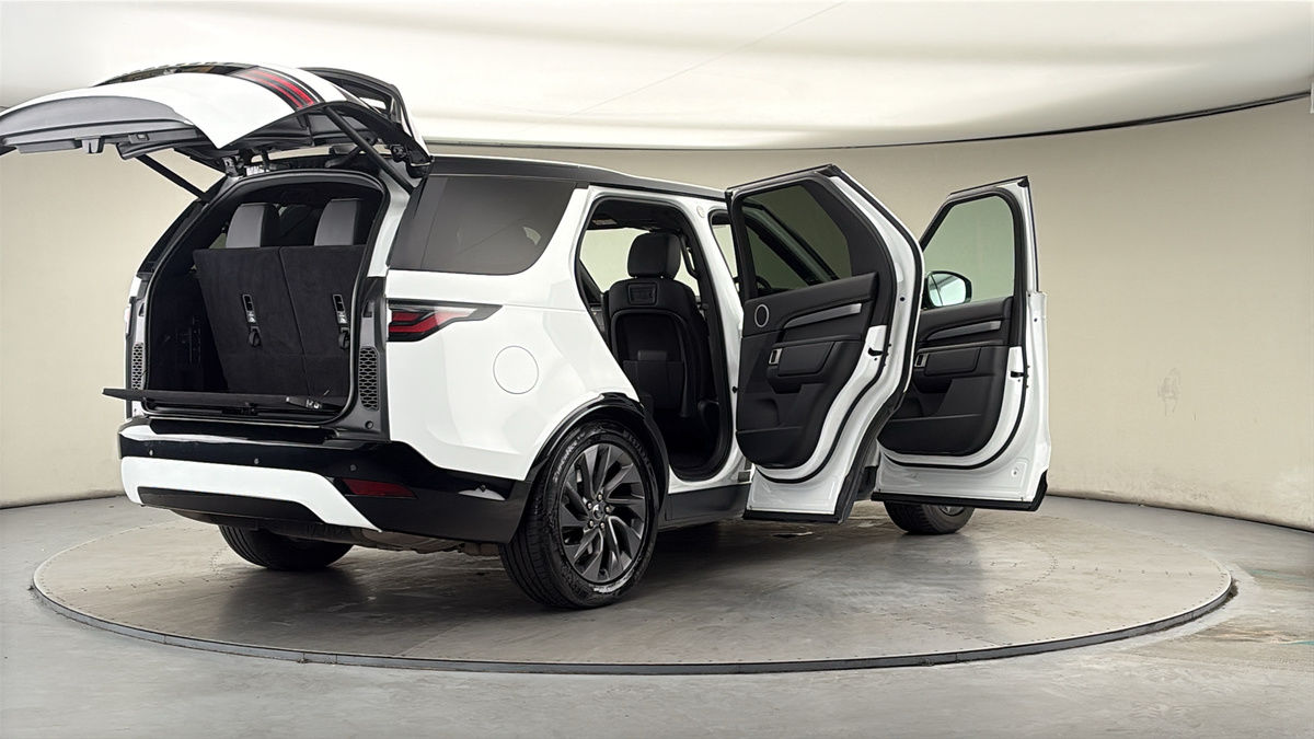 More views of Land Rover Discovery